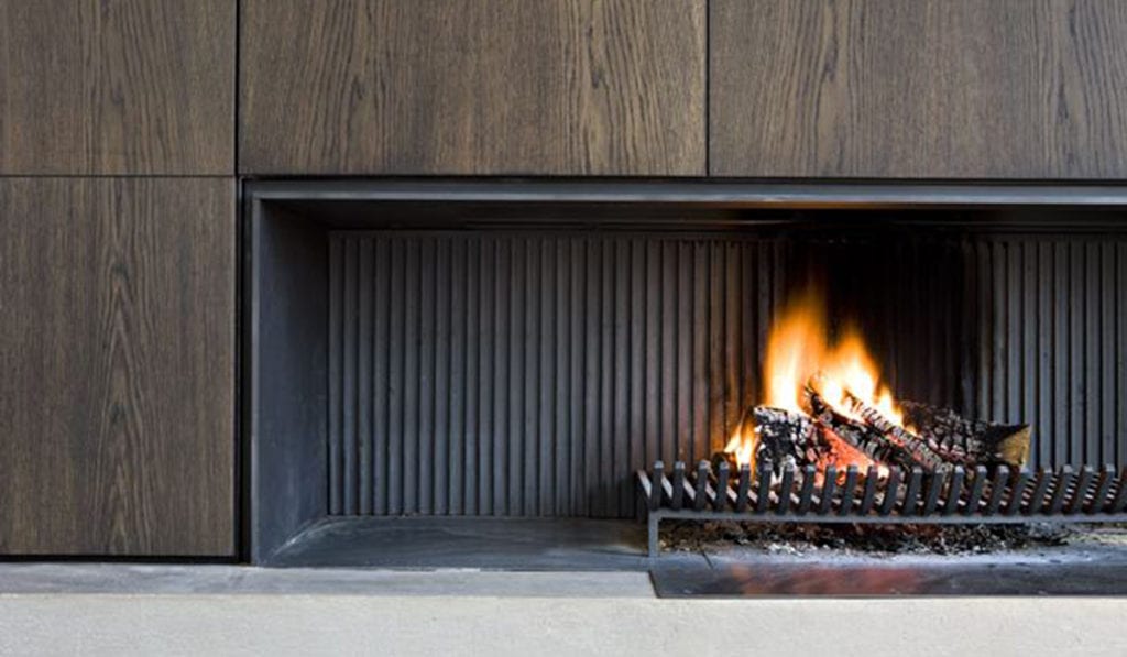 Wood burning fireplace at White House by Guillaume Da Silva Architects