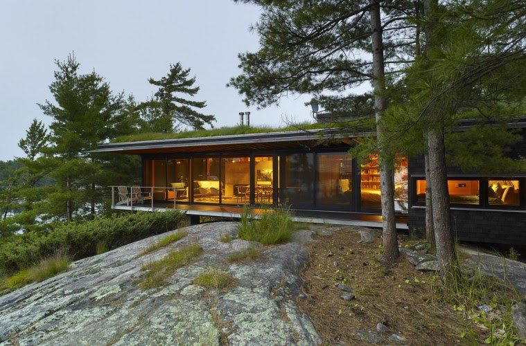 Modern cabin designed by Ian Macdonald Architects